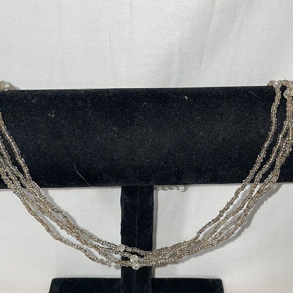 Multi layered beaded necklace - Picture 3 of 7